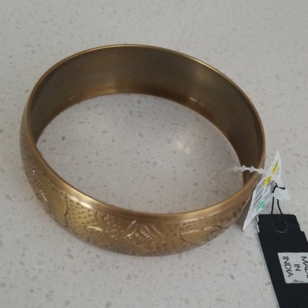 Metal Bangle - Picture 3 of 7